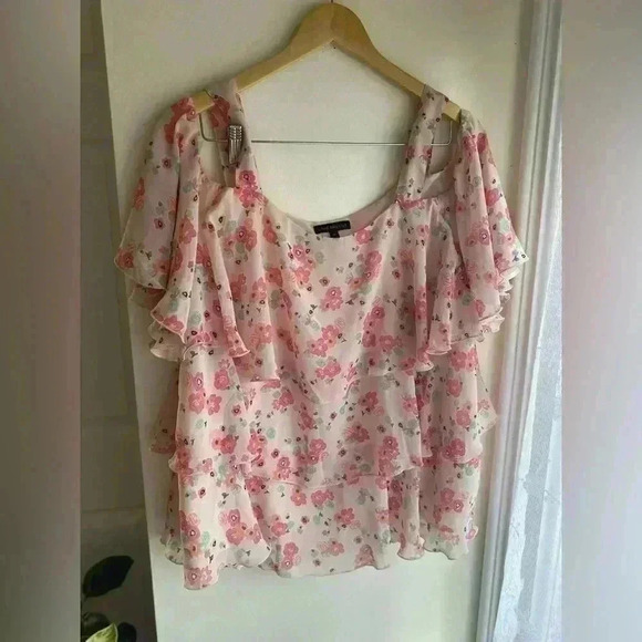 Lane Bryant Floral Cold Shoulder Ruffle Tiered Pink Flirty Feminine Blouse Sz 20 - Picture 2 of 8